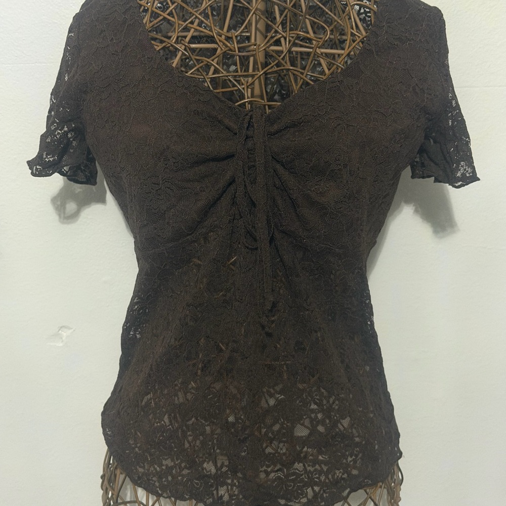 Women's Brown Lace Short-Sleeve Blouse with Ruched Front